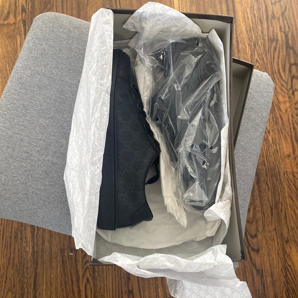 Men Gucci sneakers